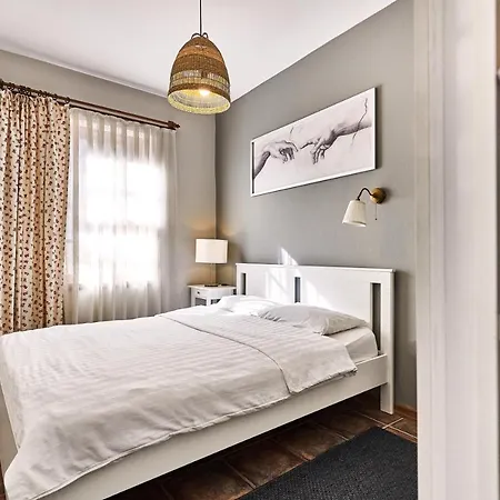 Cicerone Aparthotel 4*