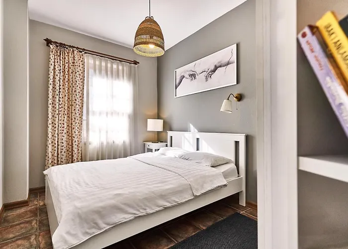 Cicerone Aparthotel 3*