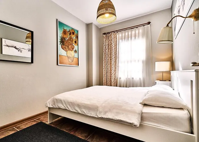 Cicerone Aparthotel 3*