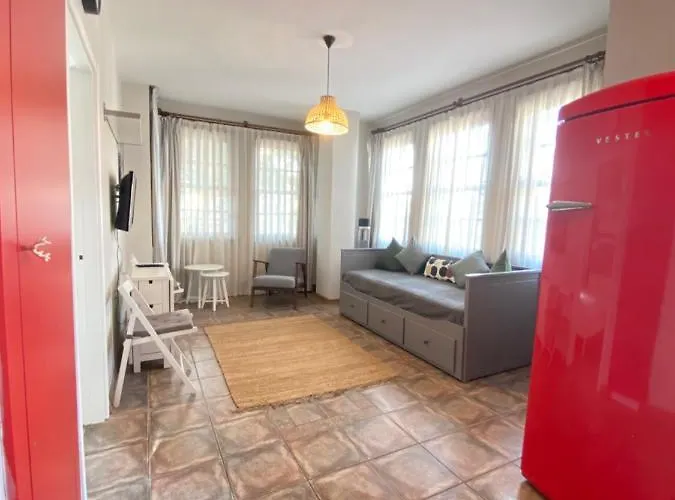 Cicerone Aparthotel 3*